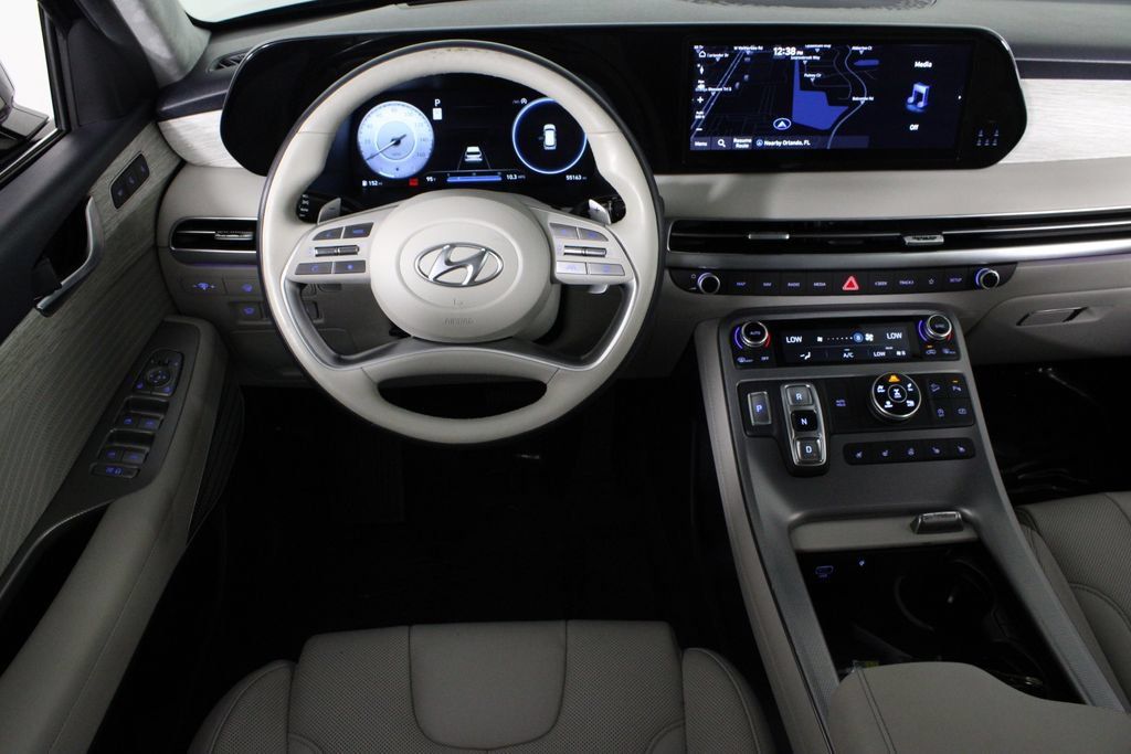 Certified 2024 Hyundai Palisade Calligraphy AWD/4WD image 9