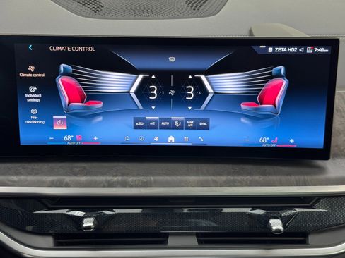 Used 2025 BMW X7 xDrive40i w/ Parking Assistance Package image 27