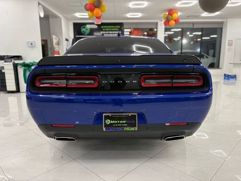 Used 2019 Dodge Challenger SXT w/ Plus Package image 11
