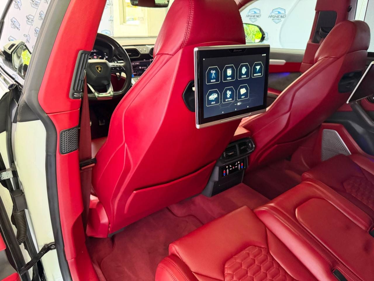 Used 2020 Lamborghini Urus AWD/4WD image 21