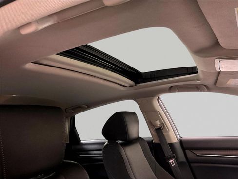 Used 2018 Honda Accord EX image 27