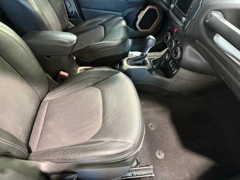 Used 2017 Jeep Renegade Trailhawk image 27