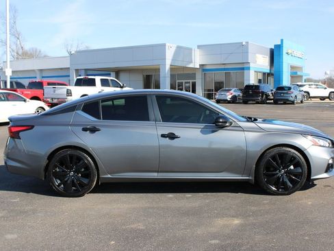 Used 2022 Nissan Altima 2.5 SR w/ Midnight Edition Package image 11