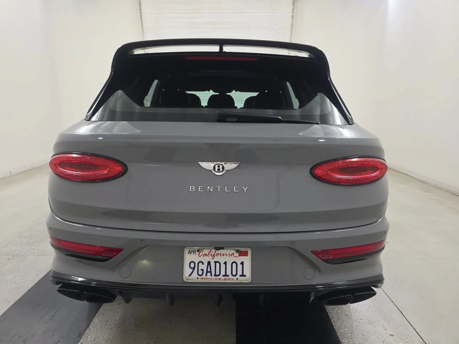 Used 2023 Bentley Bentayga AWD/4WD image 12