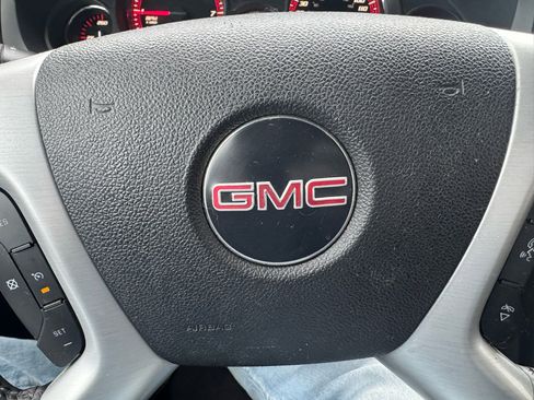 Used 2010 GMC Acadia SLE image 20