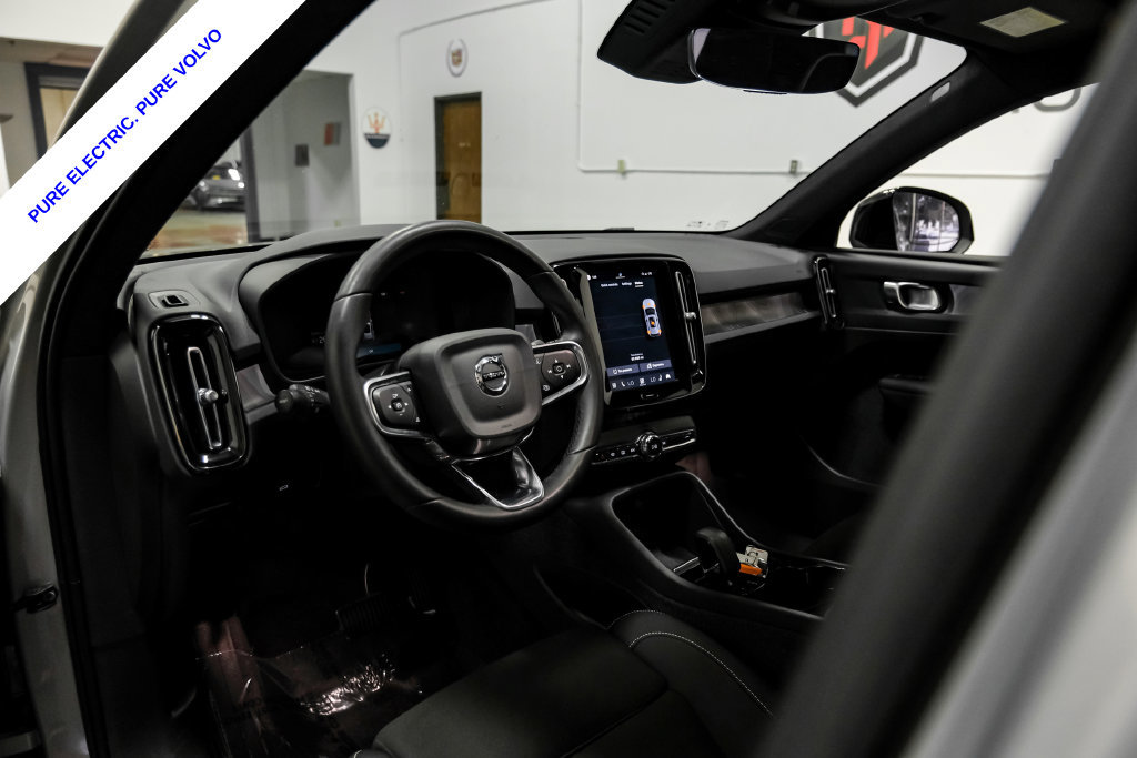 Used 2023 Volvo XC40 Recharge Plus AWD/4WD image 3