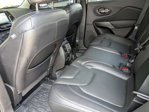 Used 2021 Jeep Cherokee Limited AWD/4WD image 29