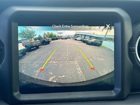 Used 2023 Jeep Wrangler Unlimited Sahara w/ Cold Weather Group AWD/4WD image 15