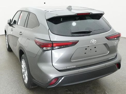 New 2026 Toyota Highlander Limited AWD/4WD image 9