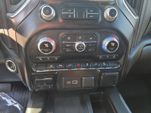 Used 2020 GMC Sierra 2500 AT4 w/ Technology Package image 28