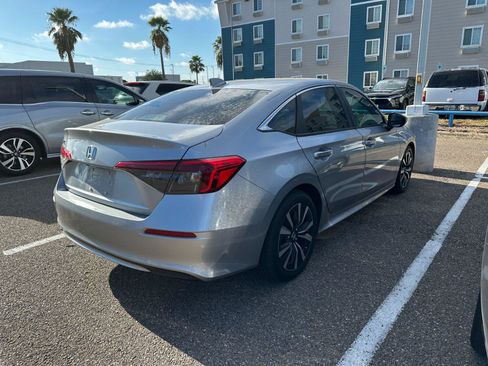 Used 2024 Honda Civic EX image 3