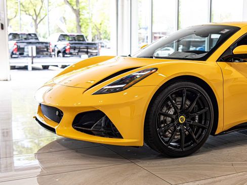Used 2025 Lotus Emira RWD image 4