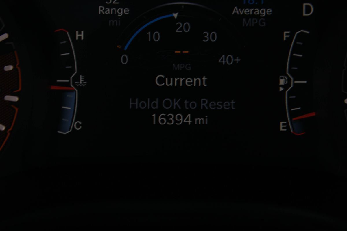 Used 2023 Jeep Compass Latitude AWD/4WD image 30