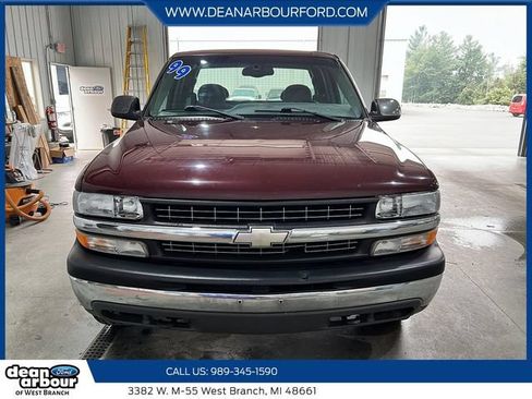 Used 1999 Chevrolet Silverado 2500 LS w/ Firm Ride Suspension Pkg AWD/4WD image 2