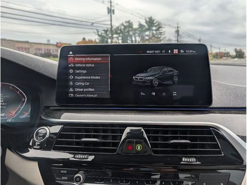 Used 2022 BMW 530i xDrive w/ M Sport Package image 26