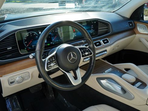 Used 2022 Mercedes-Benz GLS 450 4MATIC image 23