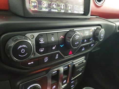 Used 2022 Jeep Wrangler Rubicon w/ LED Lighting Group AWD/4WD image 24