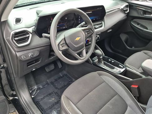 Used 2025 Chevrolet TrailBlazer LT AWD/4WD image 11
