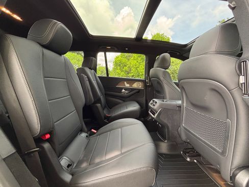 Used 2025 Mercedes-Benz GLS 450 4MATIC w/ AMG Line Exterior image 19