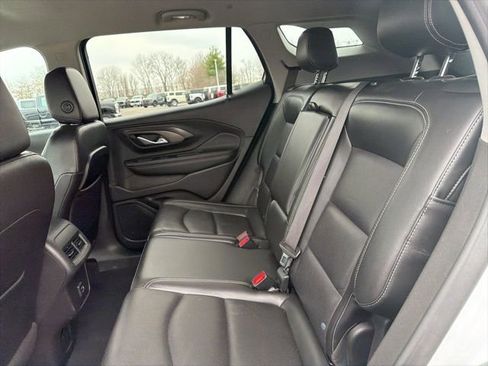Used 2022 GMC Terrain SLT image 16