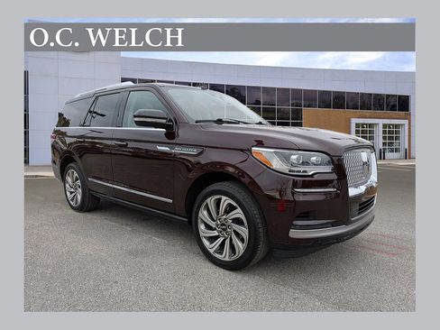 Certified 2023 Lincoln Navigator Reserve image 1