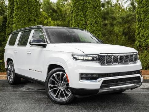 Used 2023 Jeep Grand Wagoneer Series III AWD/4WD image 5
