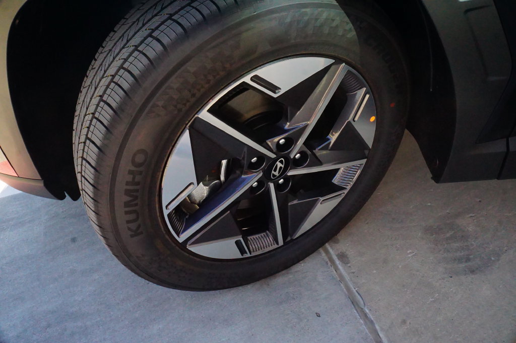 New 2026 Hyundai Tucson SEL w/ Tow & Go Package FWD image 9