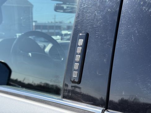 Used 2018 Ford F150 Platinum w/ Equipment Group 701A Luxury image 19