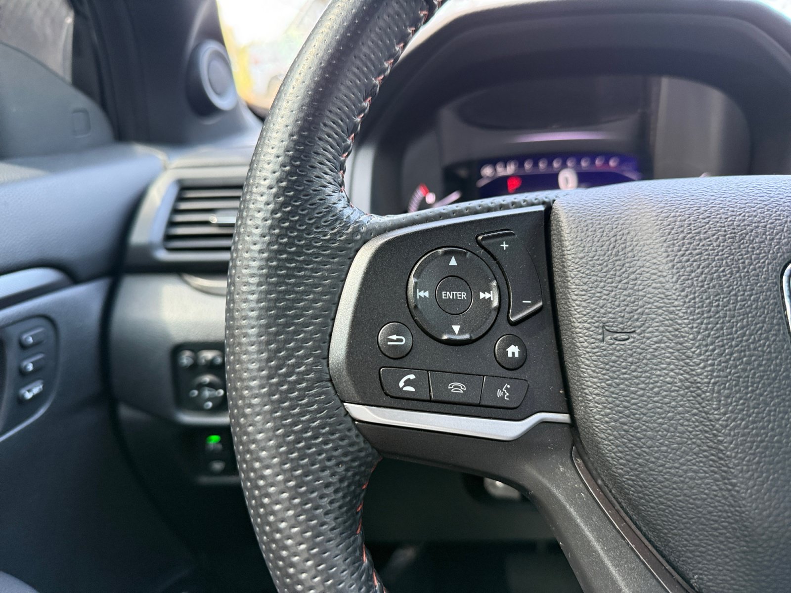 Used 2023 Honda Passport TrailSport image 18