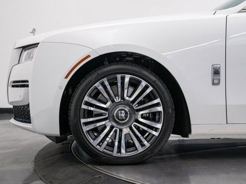 Used 2024 Rolls-Royce Ghost image 18