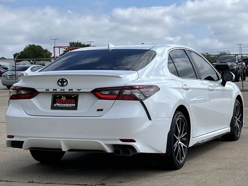 Used 2024 Toyota Camry SE FWD image 4