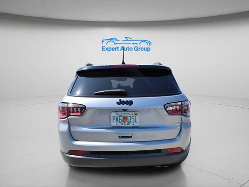 Used 2021 Jeep Compass Latitude FWD image 9