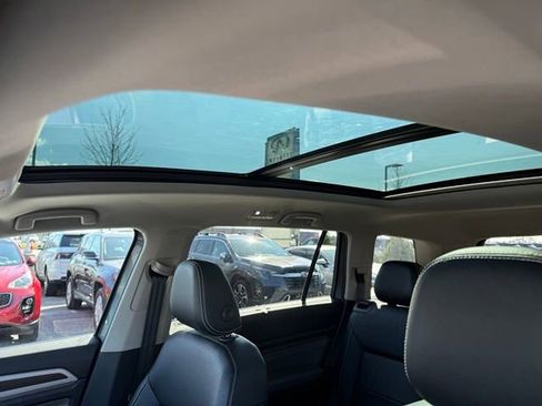 Used 2023 Volkswagen Atlas SE w/ Panoramic Sunroof Package image 19