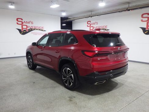 Used 2025 Buick Enclave Sport Touring w/ Power Package AWD/4WD image 2