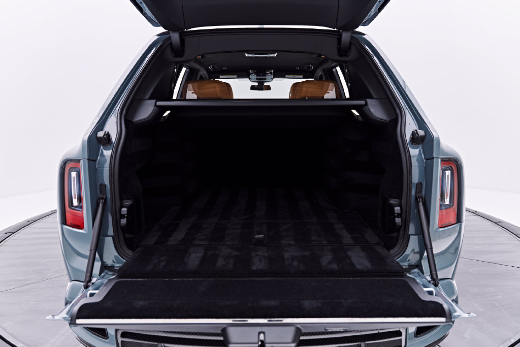 Used 2025 Rolls-Royce Cullinan AWD/4WD image 31