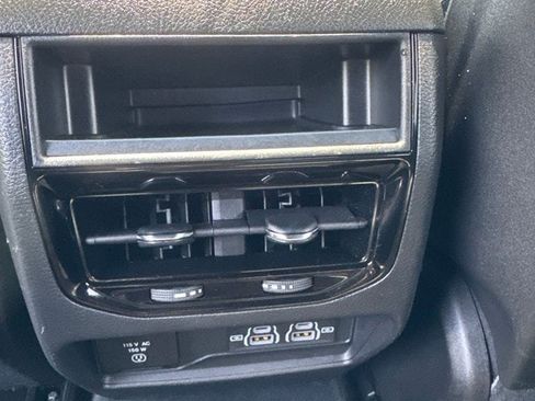 Used 2025 Jeep Grand Cherokee Altitude AWD/4WD image 25