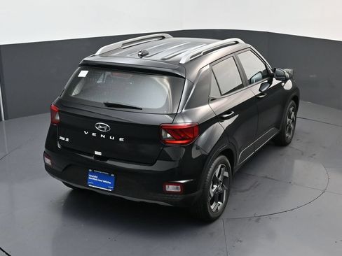 Certified 2026 Hyundai Venue SEL FWD image 18