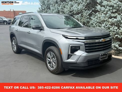 Used 2024 Chevrolet Traverse LT image 13