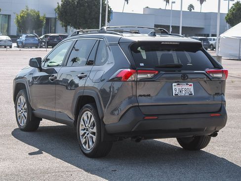 Used 2023 Toyota RAV4 XLE Premium FWD image 9