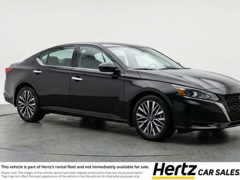 Used 2025 Nissan Altima 2.5 SV FWD image 1