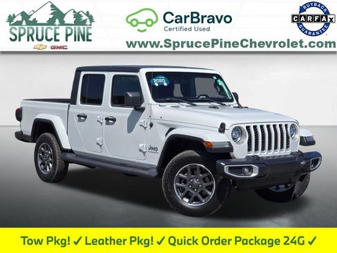 Used 2020 Jeep Gladiator Overland AWD/4WD image 1