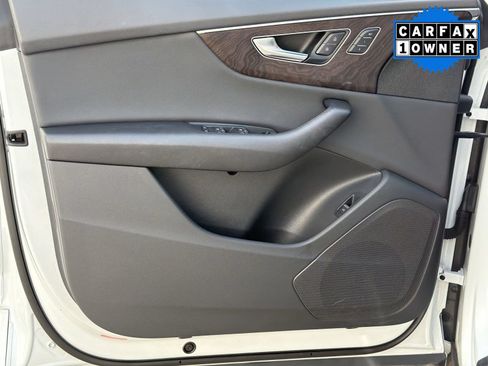Used 2022 Audi Q8 Premium AWD/4WD image 13