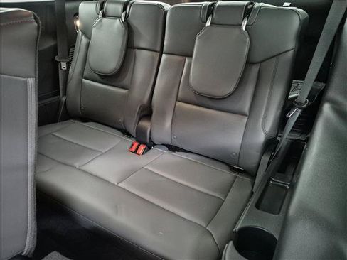 Used 2025 Ford Explorer Active w/ Active Comfort Package RWD image 19