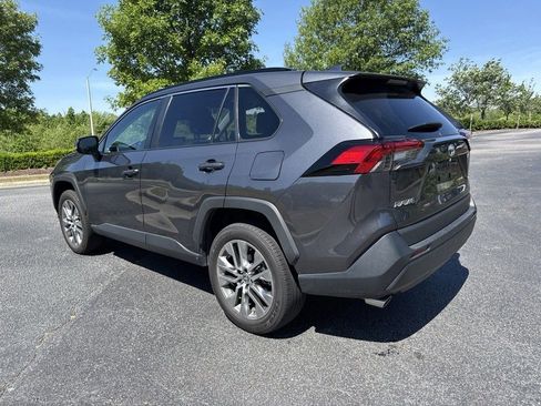 Used 2023 Toyota RAV4 XLE Premium FWD image 4