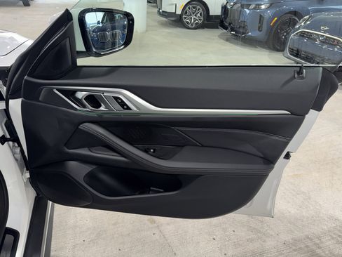 Used 2023 BMW i4 eDrive40 w/ Premium Package RWD image 9