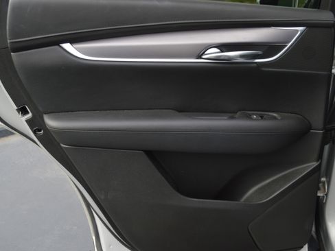 Used 2017 Cadillac XT5 Luxury w/ Driver Awareness Package image 29