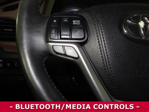 Used 2015 Toyota Sienna Limited image 13