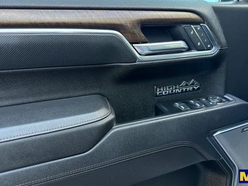 Used 2025 Chevrolet Silverado 1500 High Country w/ Technology Package AWD/4WD image 11