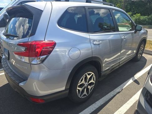 Used 2023 Subaru Forester Premium AWD/4WD image 14