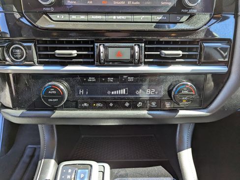 Used 2022 Nissan Pathfinder S AWD/4WD image 23